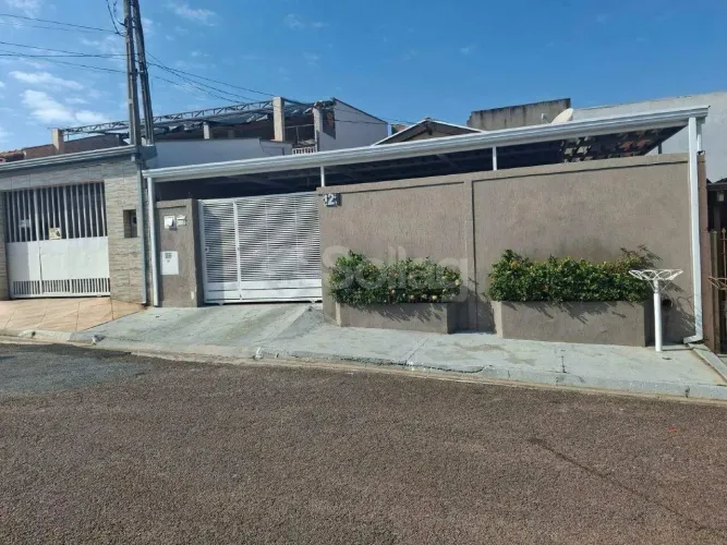 Casa para comprar térrea em bairro próximo de escolas e do comércio em geral.