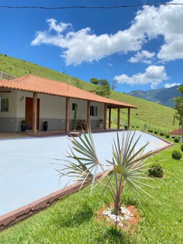 Encantadora Chácara de 1.000m2 mobiliada em Delfim Moreira - MG