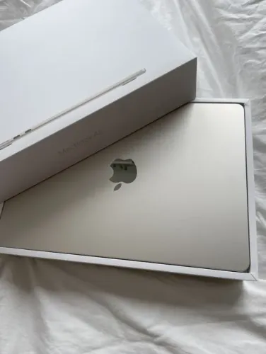 MacBook Air 2024 M3 Memória 16GB SSD 256GB 13.6" Starlight | Novo Lacrado | Loja Física 
