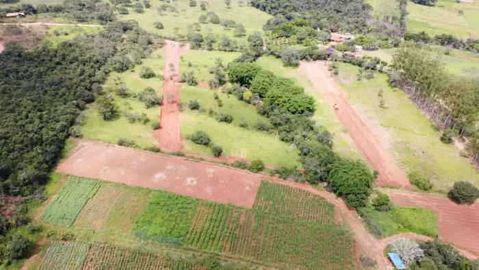 Terreno com acesso asfaltado área rural