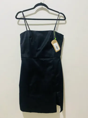 Vestido curto tubinho