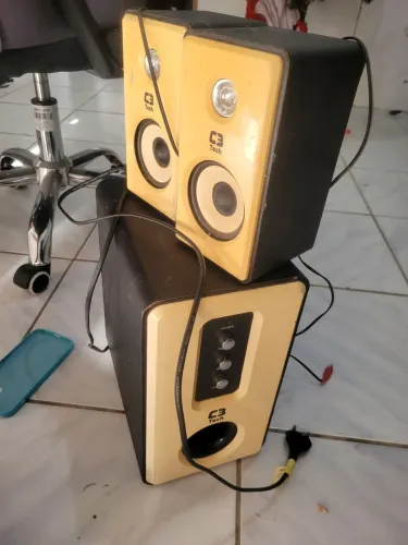 Caixa de som c3 tech