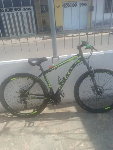 Vendo uma bicicleta em ótima condição 