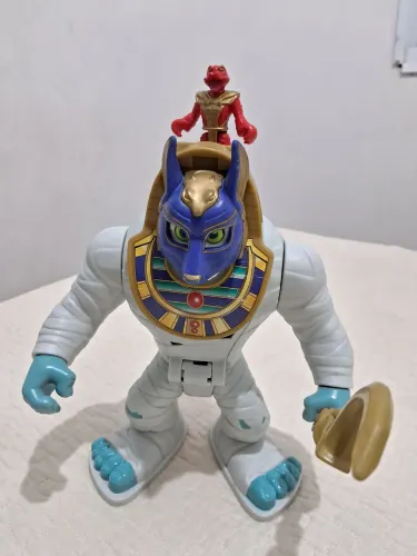 Boneco Monstro Egípcio Anúbis com Miniatura