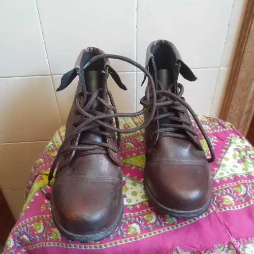 Bota de couro marrom Stylus
