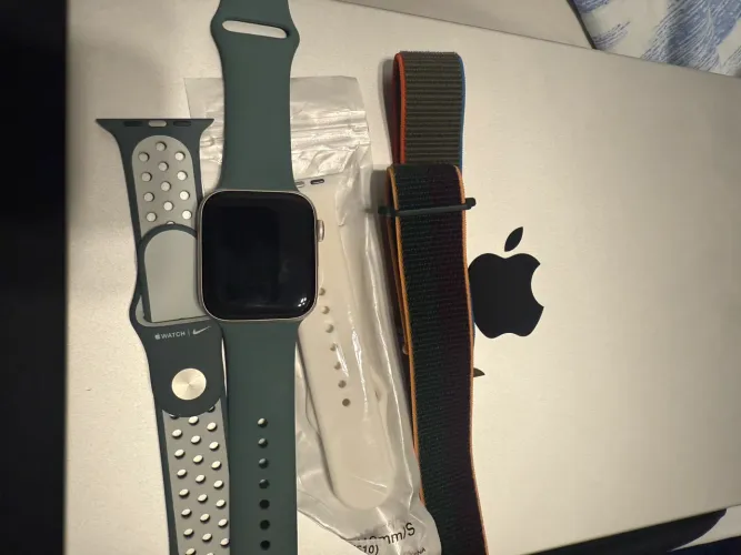 Apple Watch SE 2  44" + Celular + GPS