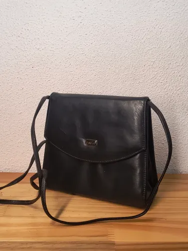 Carteira de mão czarina preta / bolsa bolsinha roupas brechó