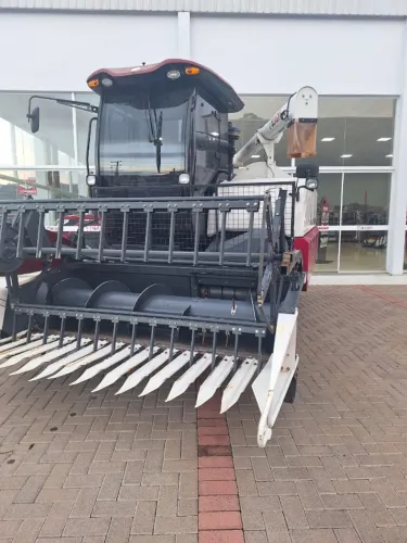 Colheitadeira Yanmar YH 880 - Impecável