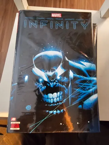 Infinity OHC - Jonathan Hickman e Outros (Inglês)