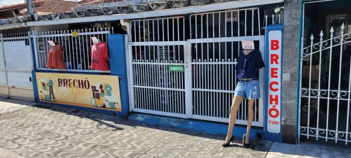 BRECHÓ do Yuri, qualquer peça de roupa 5 reais