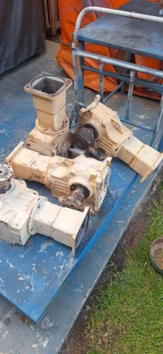 Lote de redutor sew eurodrive para motores 7.5 cv ou 10 cv.