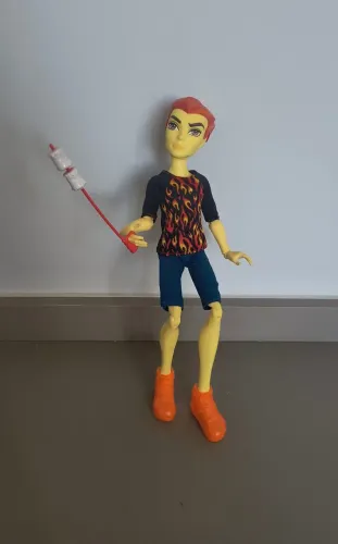 Boneco Monster High Heath Burns