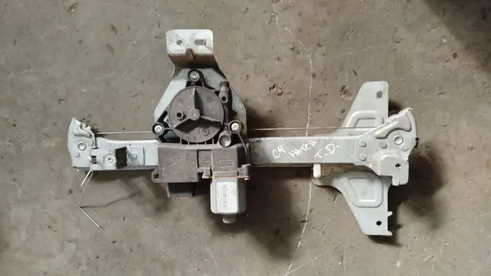 Máquina de vidro traseiro esquerdo C4