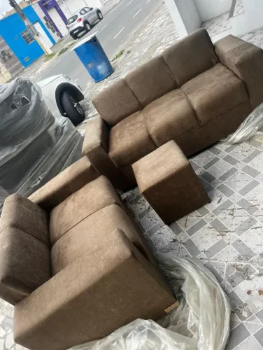 Conjunto sofa com puff 