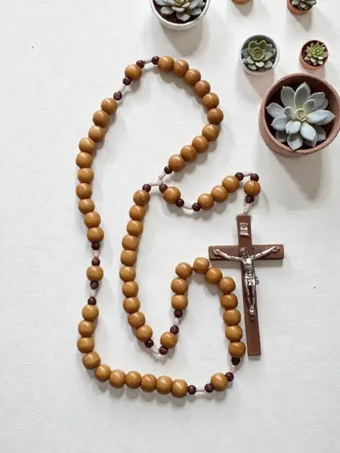 Terço de Parede em Madeira Natural 72 cm | Artigo Religioso Católico | Decoração Cristã