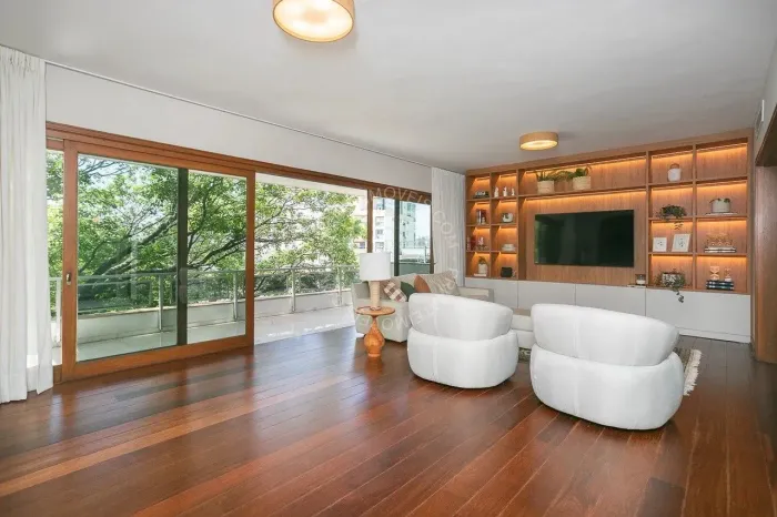 Apartamento mobiliado para alugar no Petrópolis com 3 quartos (1 suíte).