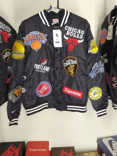 Jaqueta Supreme x NBA x Nike - tamanho P