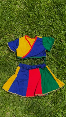 Conjunto de Roupas Infantil - Fantasia Colorida