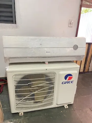 SPLIT GREE 9000 BTUS SEMI NOVO