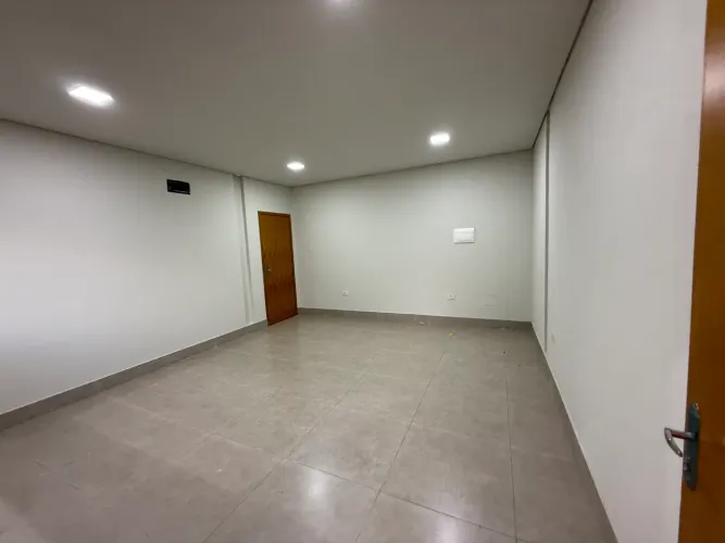 Barracão próximo Detran. 370 metros área construída 