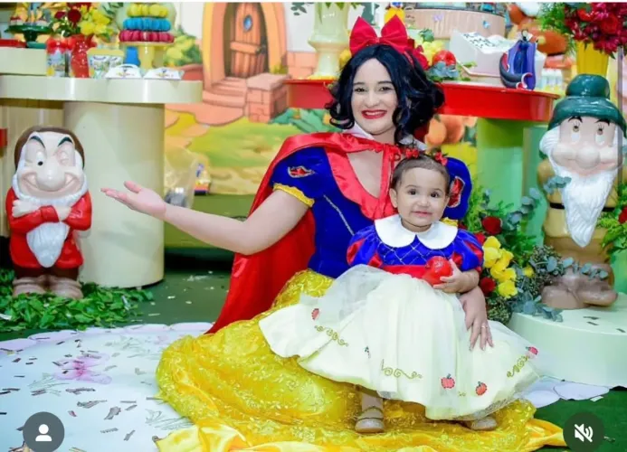 Leve o encanto da Branca de Neve para o seu evento ! 
