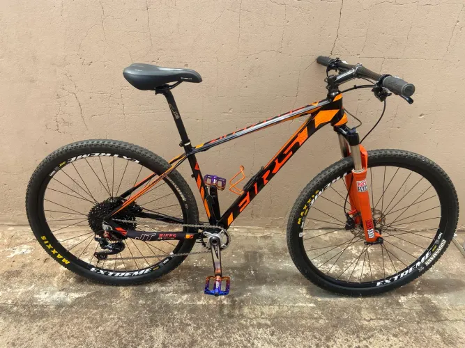 Bicicleta MTB estrada aro 29 First *Troco por Moto*