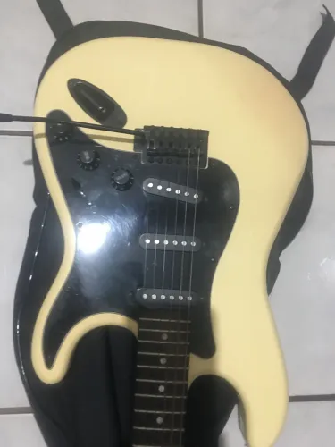 Guitarra Rockwave Strinberg