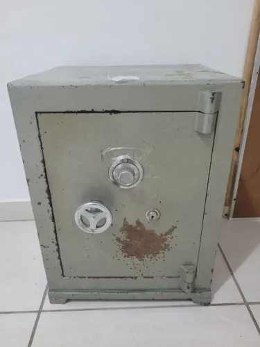 Cofre de Segurança com tranca mecânica