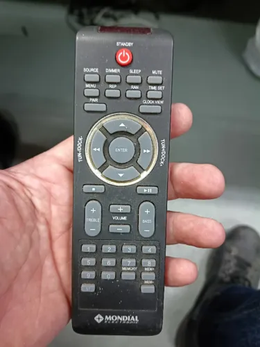 controle do Tower Sound BT Mondial