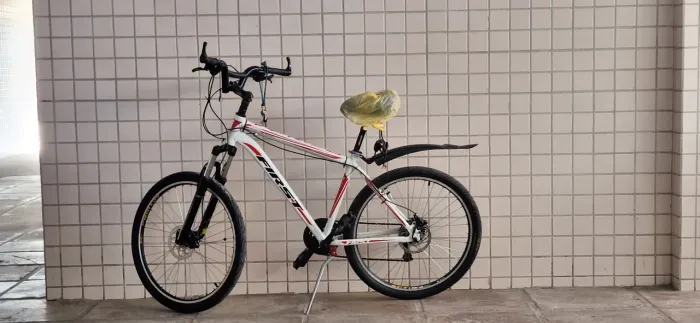 Bicicleta FIRST - Aro 26