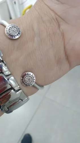 Pulseira Pandora com Pingente de Pedras