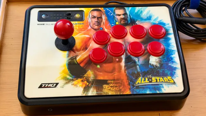 Controle Arcade Mad Catz WWE All Stars BrawlStick Xbox 360 e PC