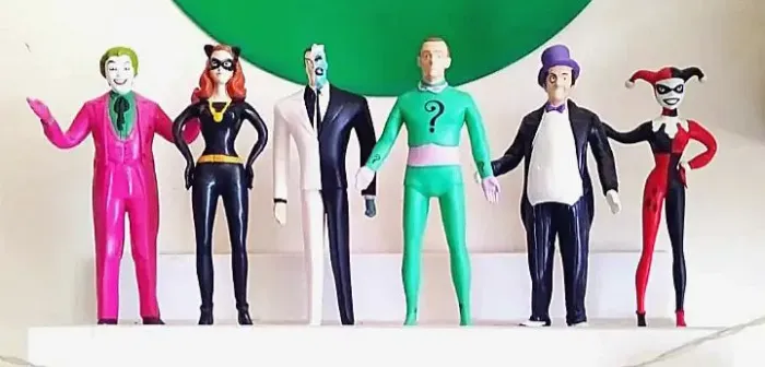 Bonecos Vilões Batman Coringa Harlequina Pinguim Bendable DC Comics Lote