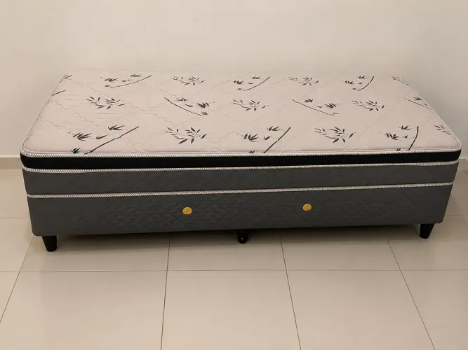 Vendo cama box solteiro semi nova