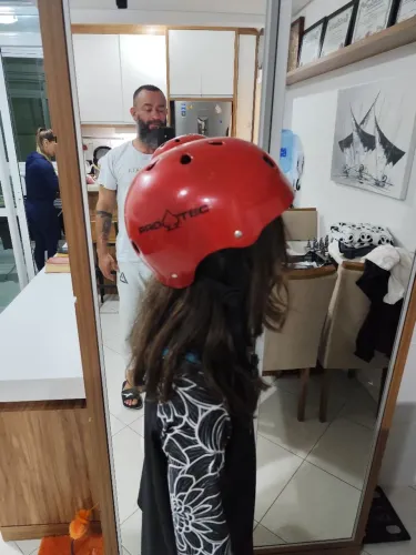Vendo capacete PRO-TEC, tamanho 56.