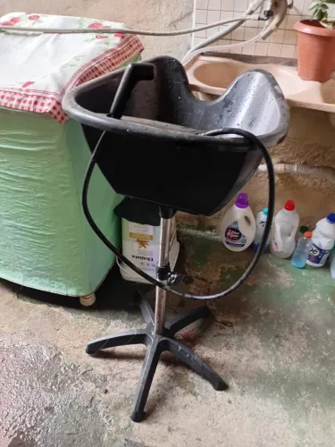 Lavatório preto para sair rapido