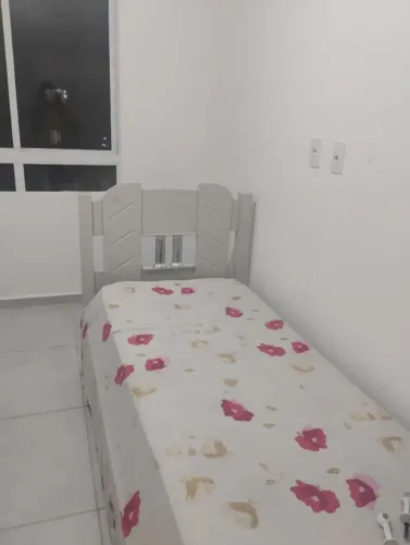 Alugo quarto para mulheres
