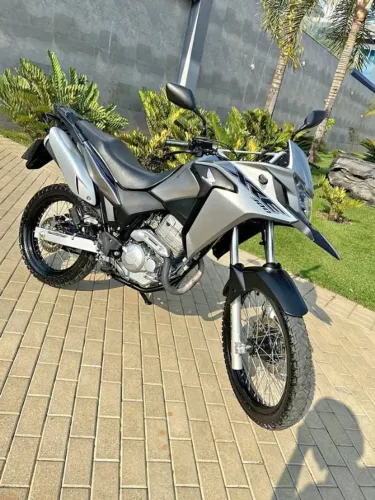 VENDO XRE 300 ABS 2019 UNICO DONO KM BAIXO E OGINAL!!
