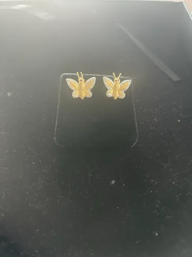 Brinco de ouro 18k borboletas com rubi e diamantes.