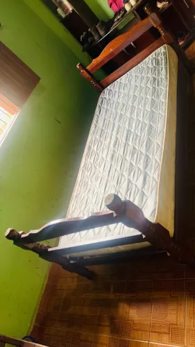Cama de solteiro de Angelim