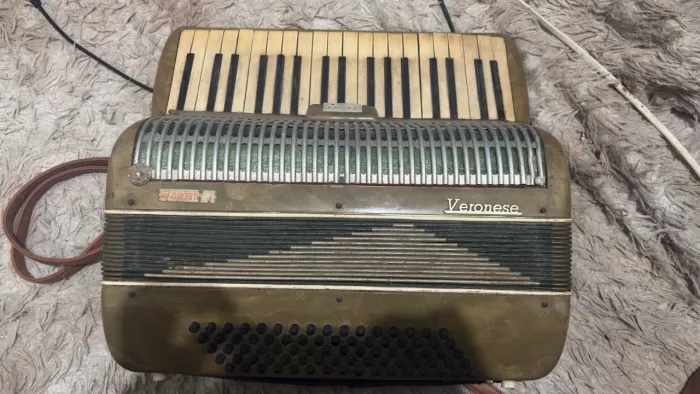 Acordeon/Sanfona Veronese Antiga 