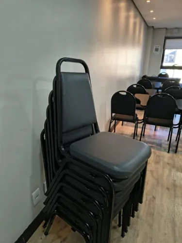 Cadeiras Universitária Cavaletti Courino Cinza com braço (opcional, desmontável)