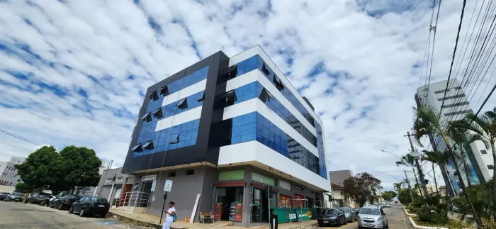 Vendo ou troco sala comercial no Edifício da Cardioeste ao lado do Hospital