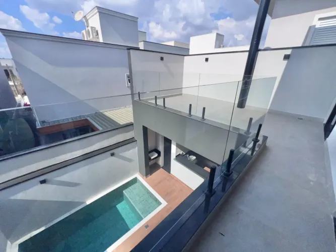 Vende linda casa com piscina, 3 quartos - Condomínio Reserva da Mata - Jardim Celeste - Ju