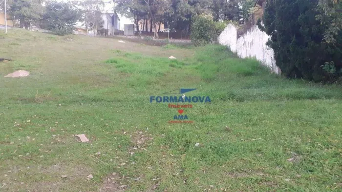 Terreno à venda em condomínio fechado na Granja Viana