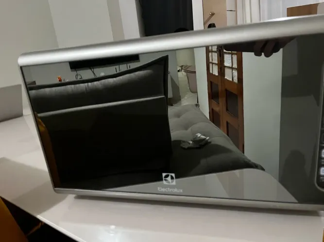 Vendo Microondas Electrolux novo nunca usado 127V cor cinza.