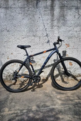 Bicicleta aro 29 semi nova