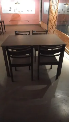 MESA DE FERRO COM TAMPA DE ARDOSIA + 4 CADEIRAS
