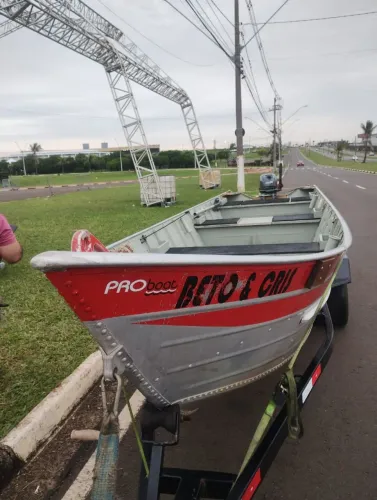 Conjunto completo barco motor e carreta
