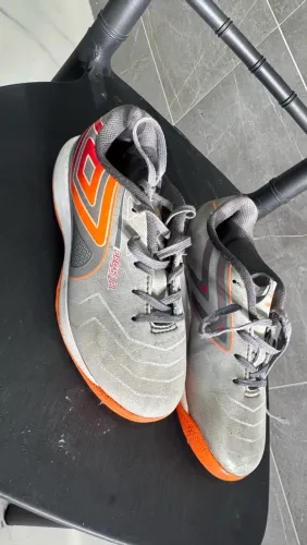 Chuteira futsal umbro pro 5 n?32